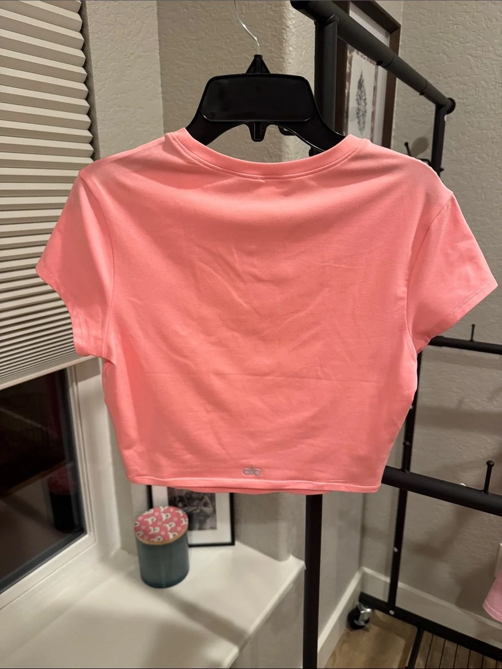 ALO Yoga Alosoft Crop Finesse Short Sleeve-Neon Bubblegum